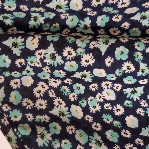 Torrid black floral tank top with adjustable straps. Size 1 - Picture 6 of 9